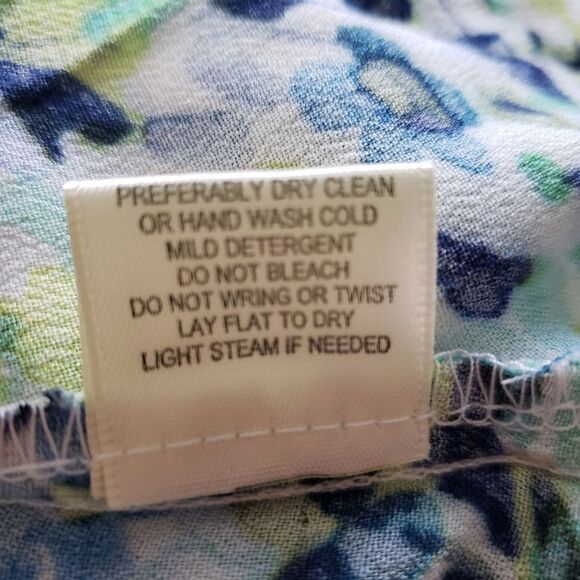 Lovestitch Floral Wrap Front Top Sz S - Picture 11 of 11